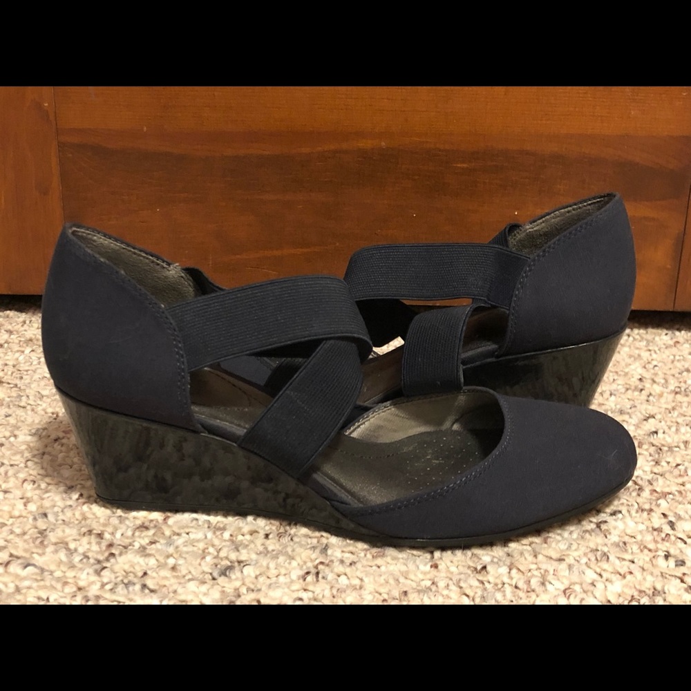 Navy blue wedges